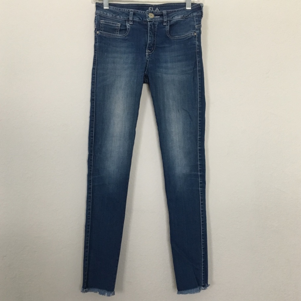 Ela Frayed Hem Skinny Jean sz 6